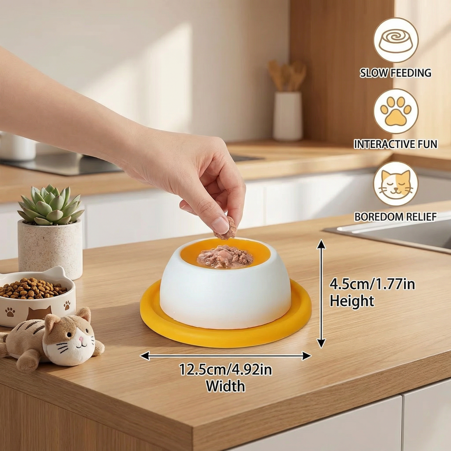 Interactive Licking Snack Plate – Slow Feeder for Cats